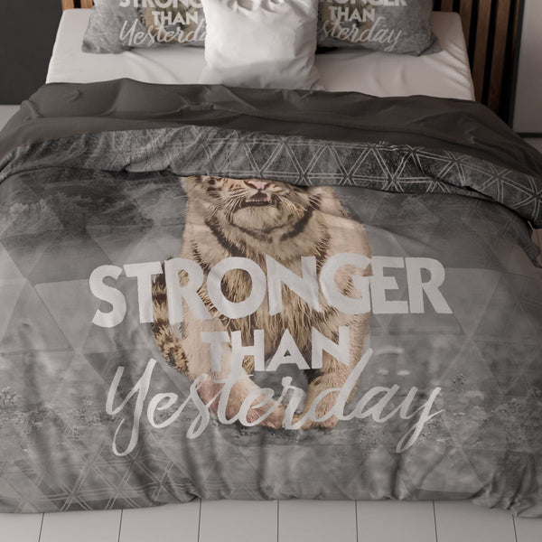 Stronger Grau