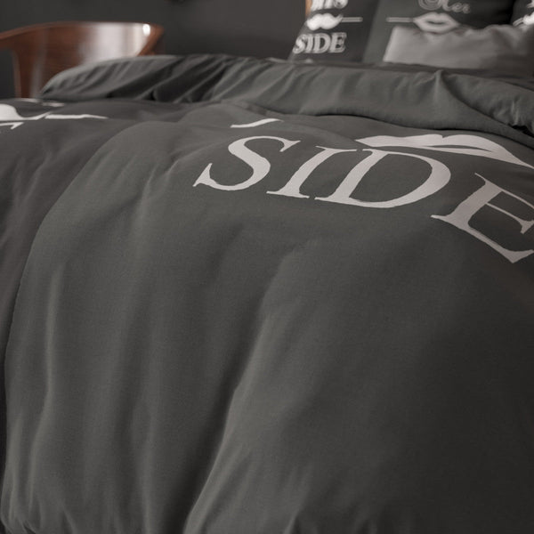His and Her side  Schwarz