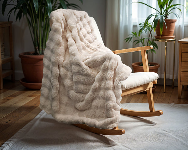 Pom Rabbit Fur plaid Sand 150 x 200