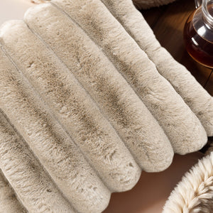 Rib Rabbit Fur Sierkussen