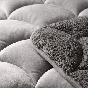 Bettdecke ohne Bezug – Lazy Teddy/Velvet Taupe/Grau mit Kissenbezügen