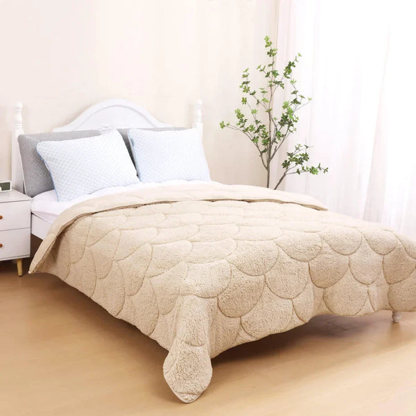 Bettdecke Ohne Bezug - Lileo Velvet Sherpa Ganzjahres-Komfort – Sand (mit Einstecklasche)
